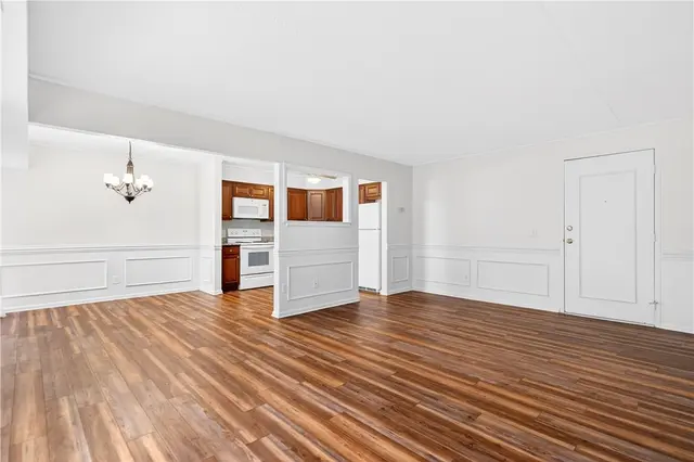 3107 CHARLEMAGNE CIRCLE gallery image 14