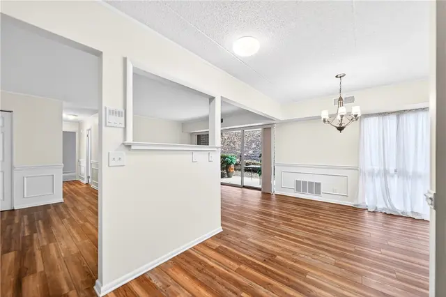 3107 CHARLEMAGNE CIRCLE gallery image 16