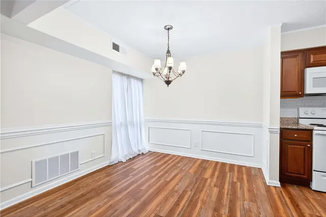 3107 CHARLEMAGNE CIRCLE gallery image 19