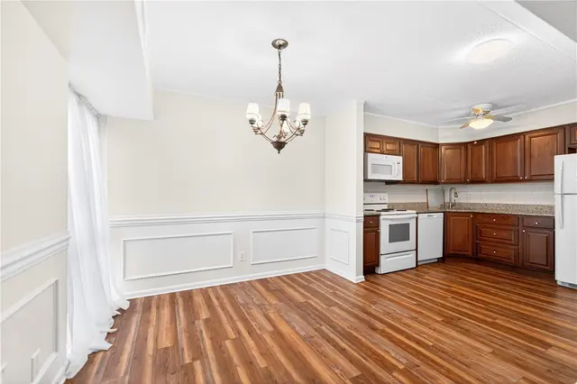 3107 CHARLEMAGNE CIRCLE gallery image 21