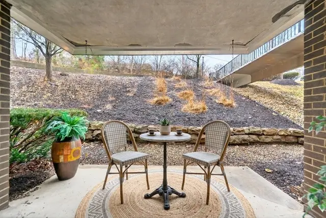 3107 CHARLEMAGNE CIRCLE gallery image 22