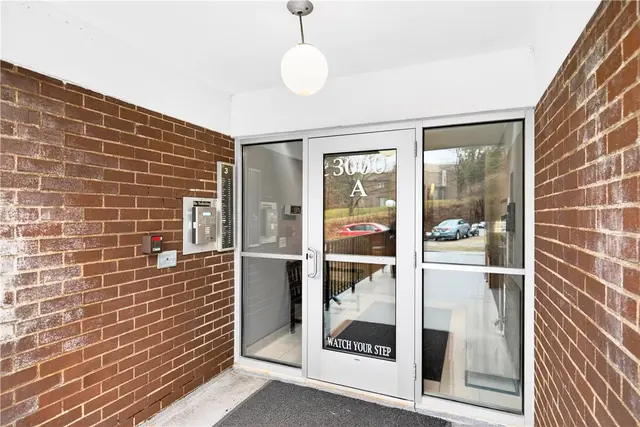 3107 CHARLEMAGNE CIRCLE gallery image 34