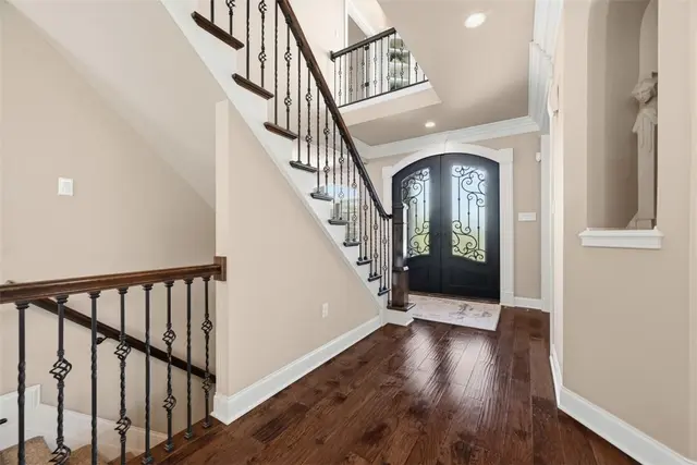311 Cambridge Drive gallery image 7