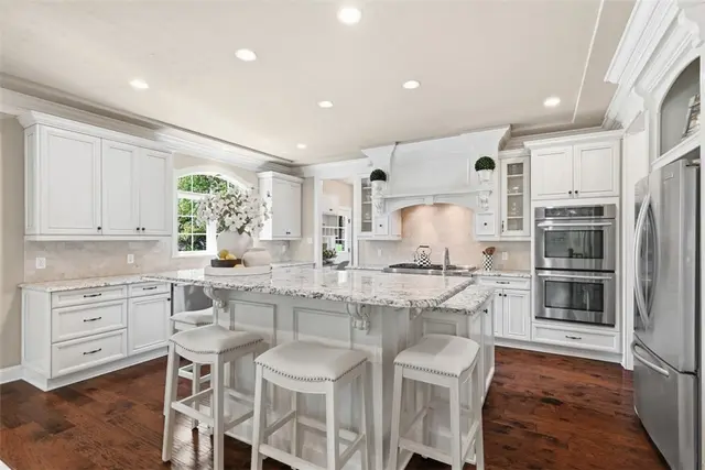 311 Cambridge Drive gallery image 10