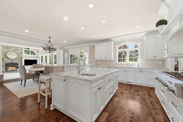 311 Cambridge Drive gallery image 18