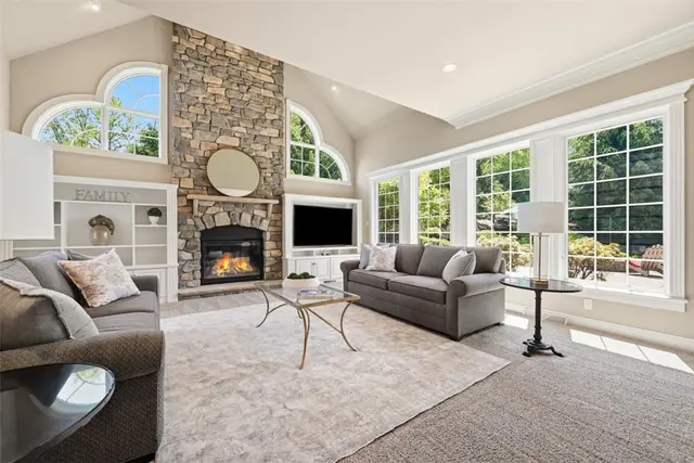 311 Cambridge Drive gallery image 23