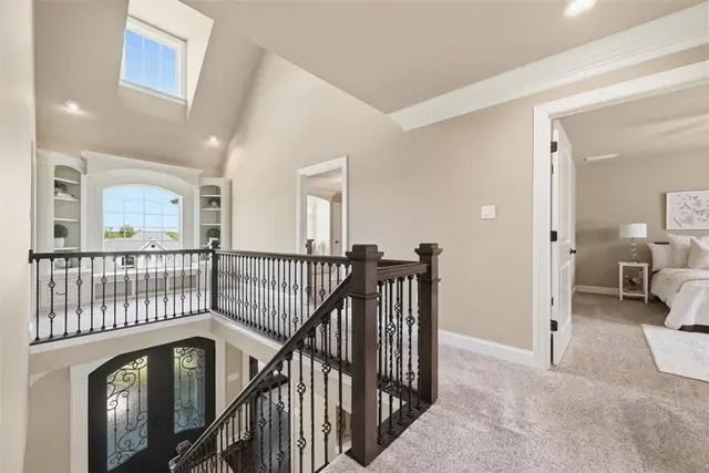 311 Cambridge Drive gallery image 31
