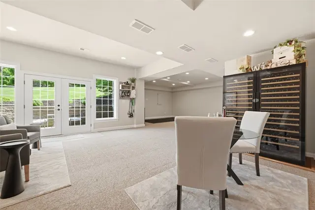 311 Cambridge Drive gallery image 38