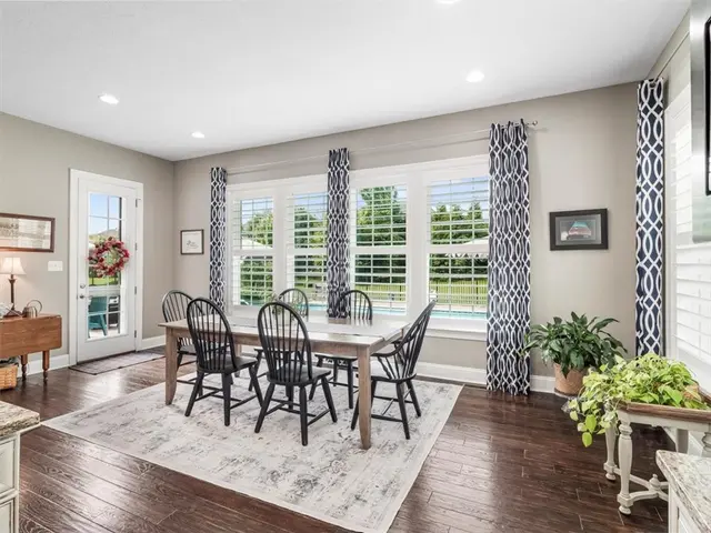 311 Connemara Ct gallery image 5