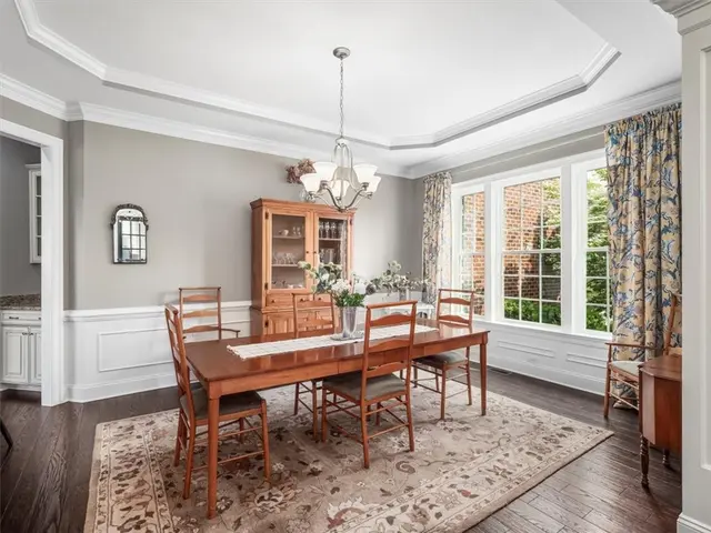 311 Connemara Ct gallery image 9