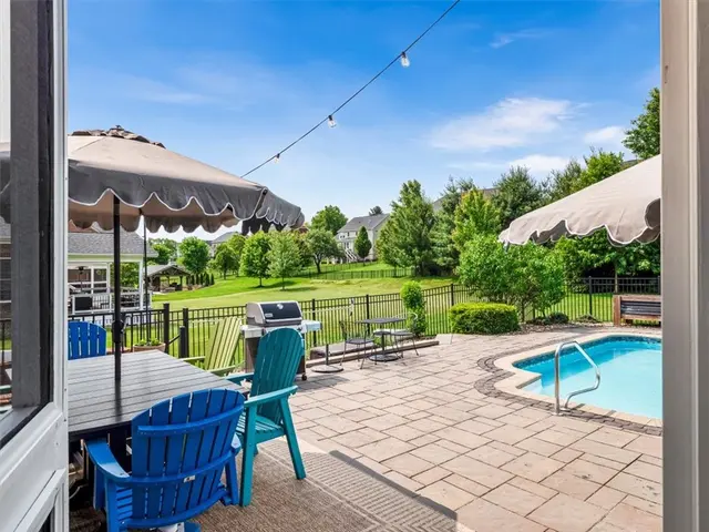 311 Connemara Ct gallery image 12