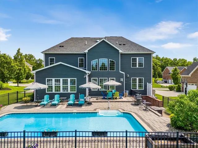 311 Connemara Ct gallery image 22