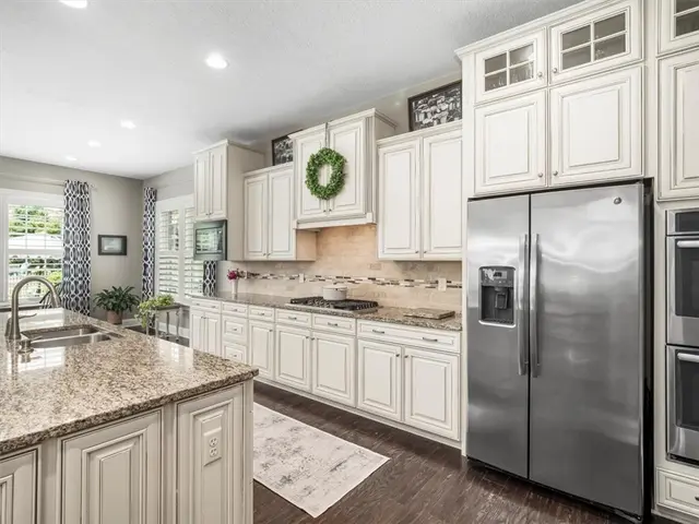 311 Connemara Ct gallery image 28