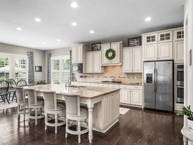 311 Connemara Ct gallery image 33