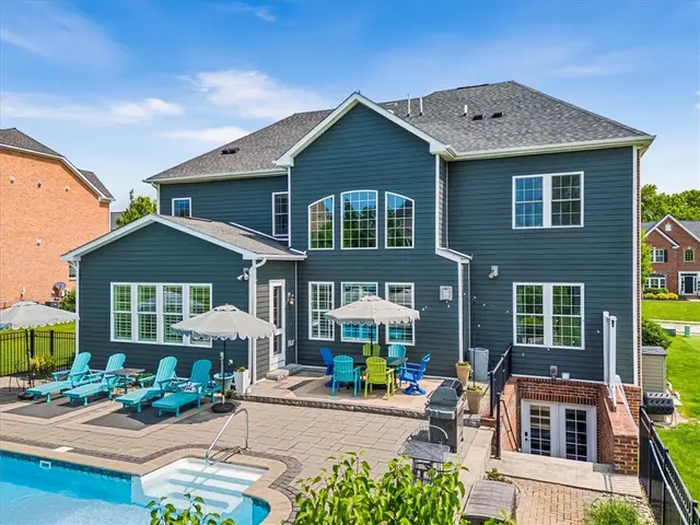 311 Connemara Ct gallery image 35