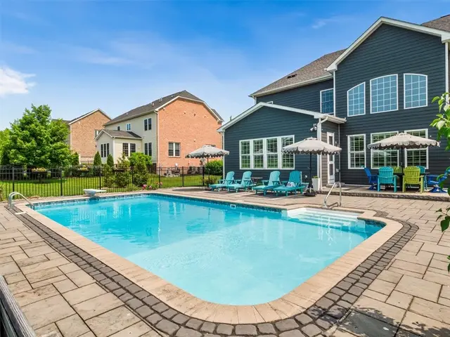 311 Connemara Ct gallery image 37