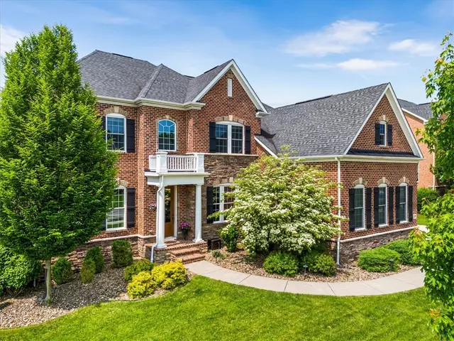 311 Connemara Ct gallery image 38