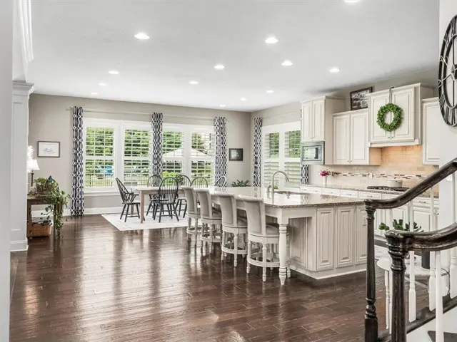 311 Connemara Ct gallery image 41