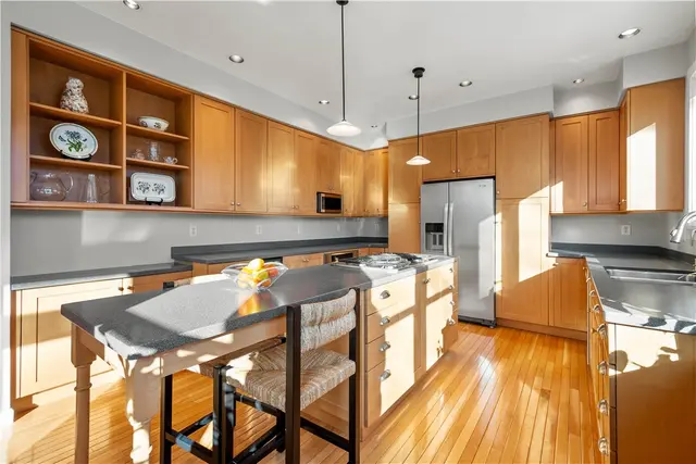 311 Sewickley Ridge Dr gallery image 13