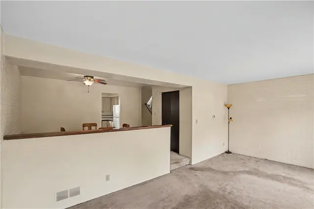 3115 Camberly Dr gallery image 3