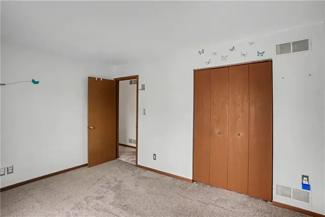 3115 Camberly Dr gallery image 9