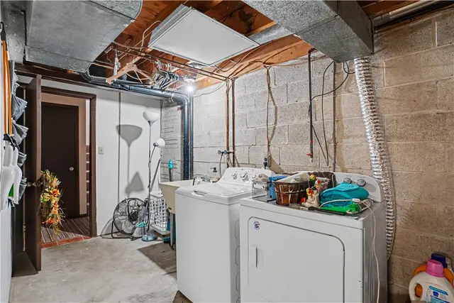 3115 Camberly Dr gallery image 10