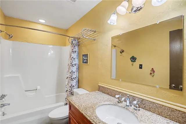 3115 Camberly Dr gallery image 22