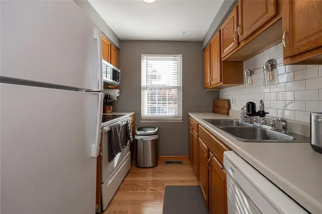 312 Bellford Ct gallery image 4