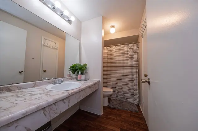 312 Bellford Ct gallery image 16