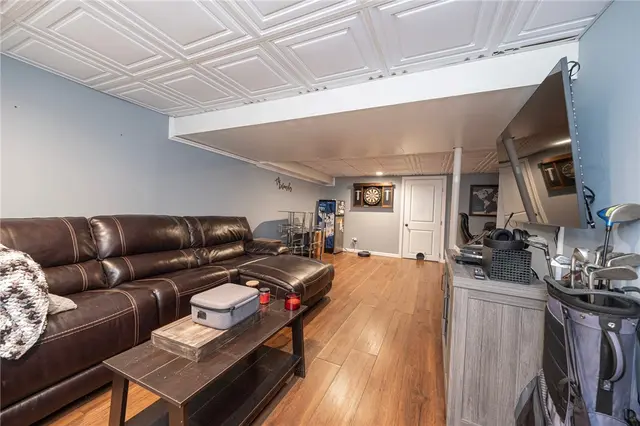 312 Bellford Ct gallery image 23