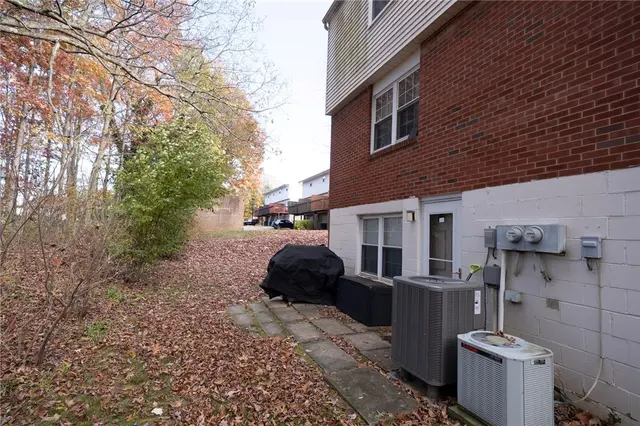 312 Bellford Ct gallery image 26