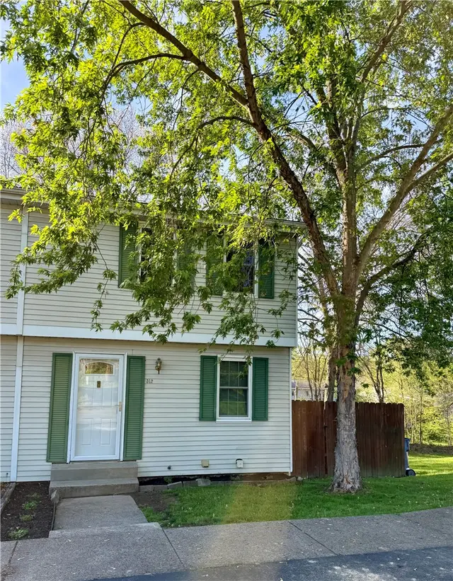312 Parkwood Dr gallery image 2