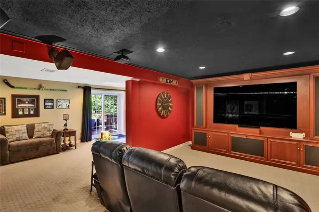312 Valerie Dr gallery image 4