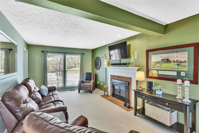 312 Valerie Dr gallery image 15