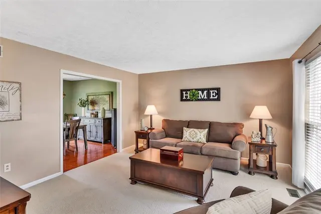 312 Valerie Dr gallery image 20