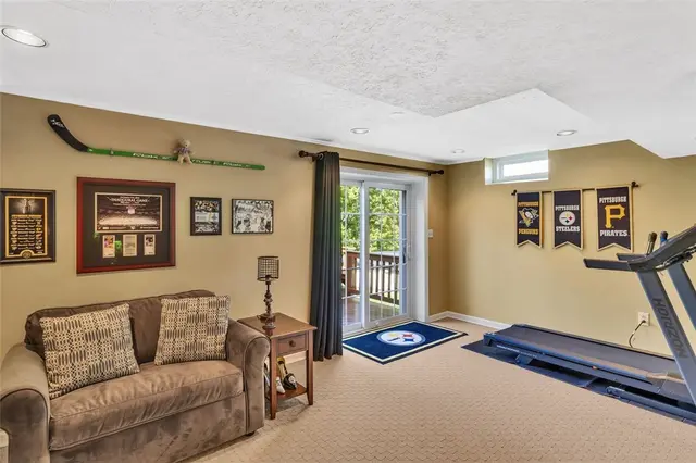 312 Valerie Dr gallery image 21