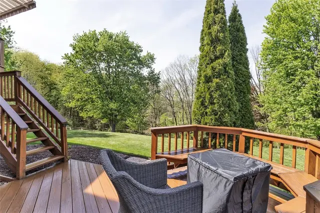 312 Valerie Dr gallery image 30