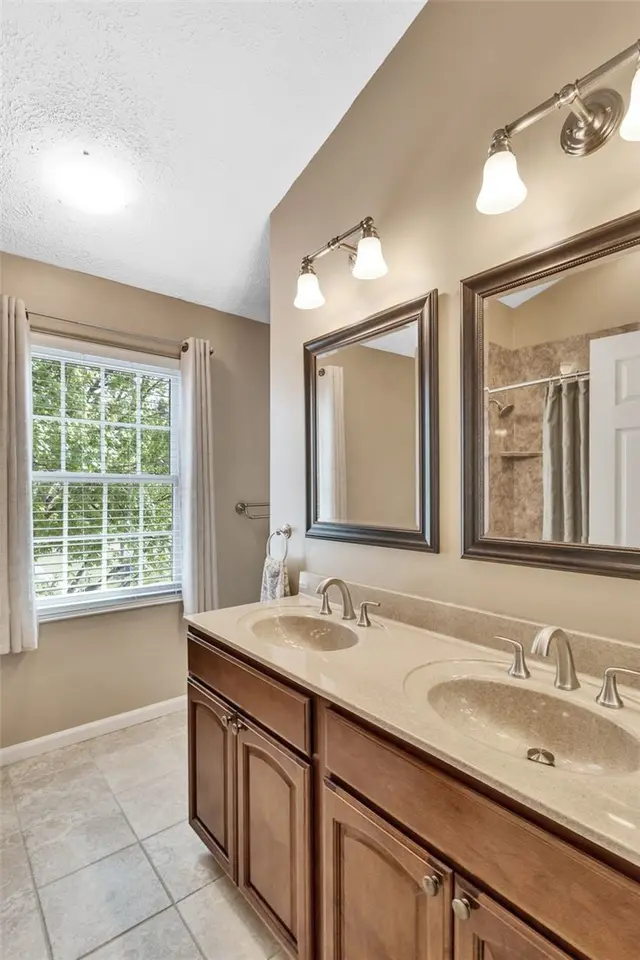 312 Valerie Dr gallery image 35