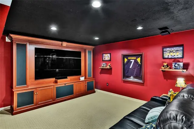 312 Valerie Dr gallery image 38