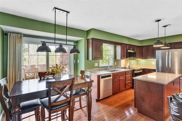 312 Valerie Dr gallery image 41
