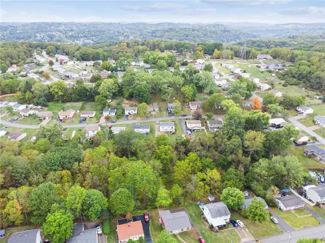 3124 DEERWOOD DRIVE gallery image 13
