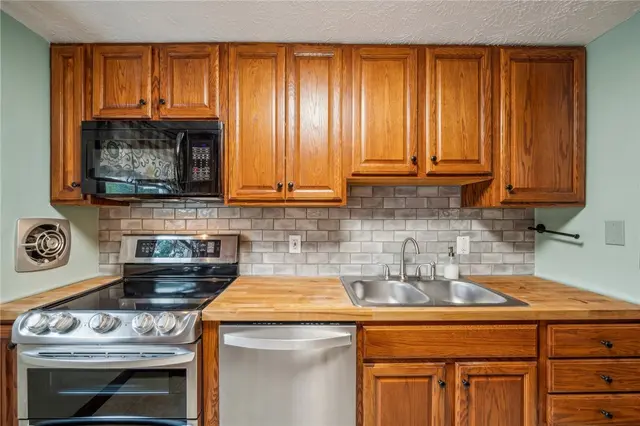 3124 DEERWOOD DRIVE gallery image 23