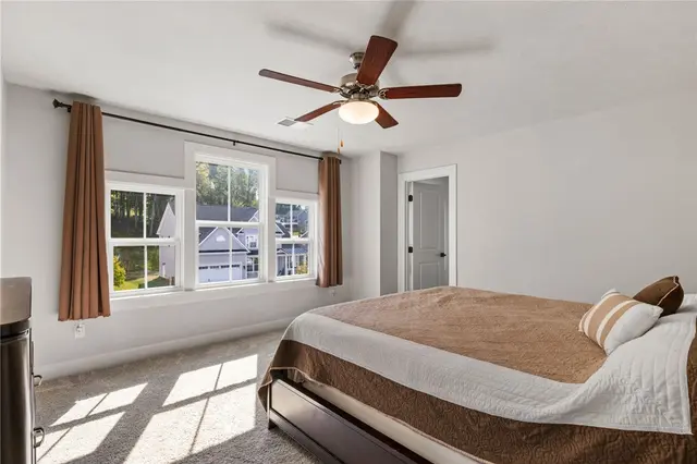 313 Crest Ln gallery image 13