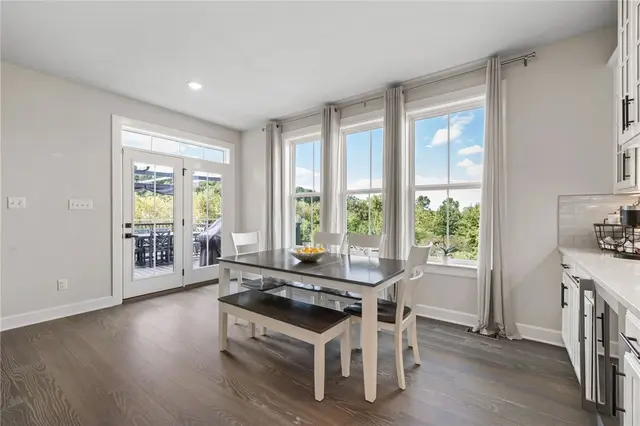 313 Crest Ln gallery image 14