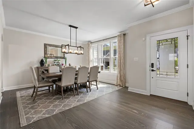 313 Crest Ln gallery image 24