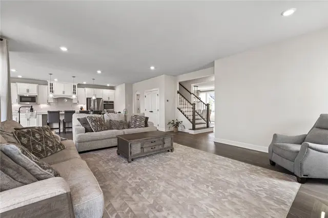 313 Crest Ln gallery image 25