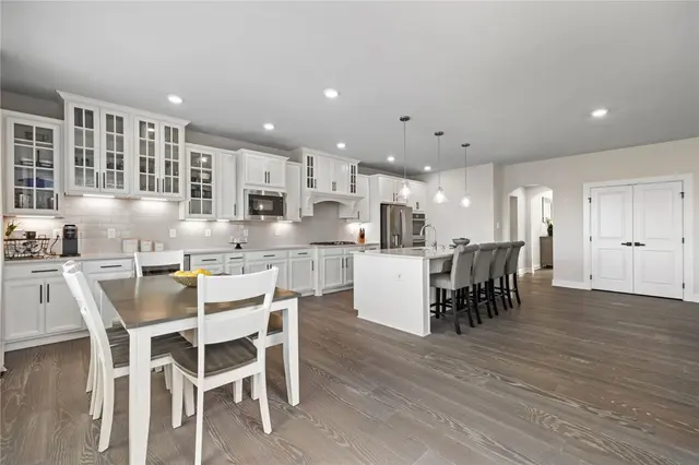 313 Crest Ln gallery image 29