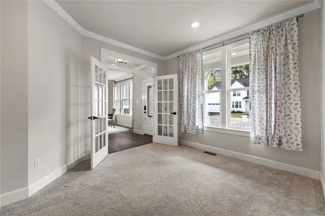 313 Crest Ln gallery image 30