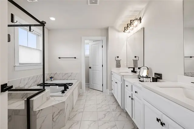 313 Crest Ln gallery image 43