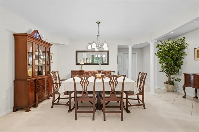 313 Luke Ct gallery image 5